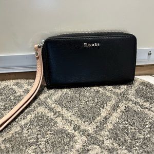 Roots wallet